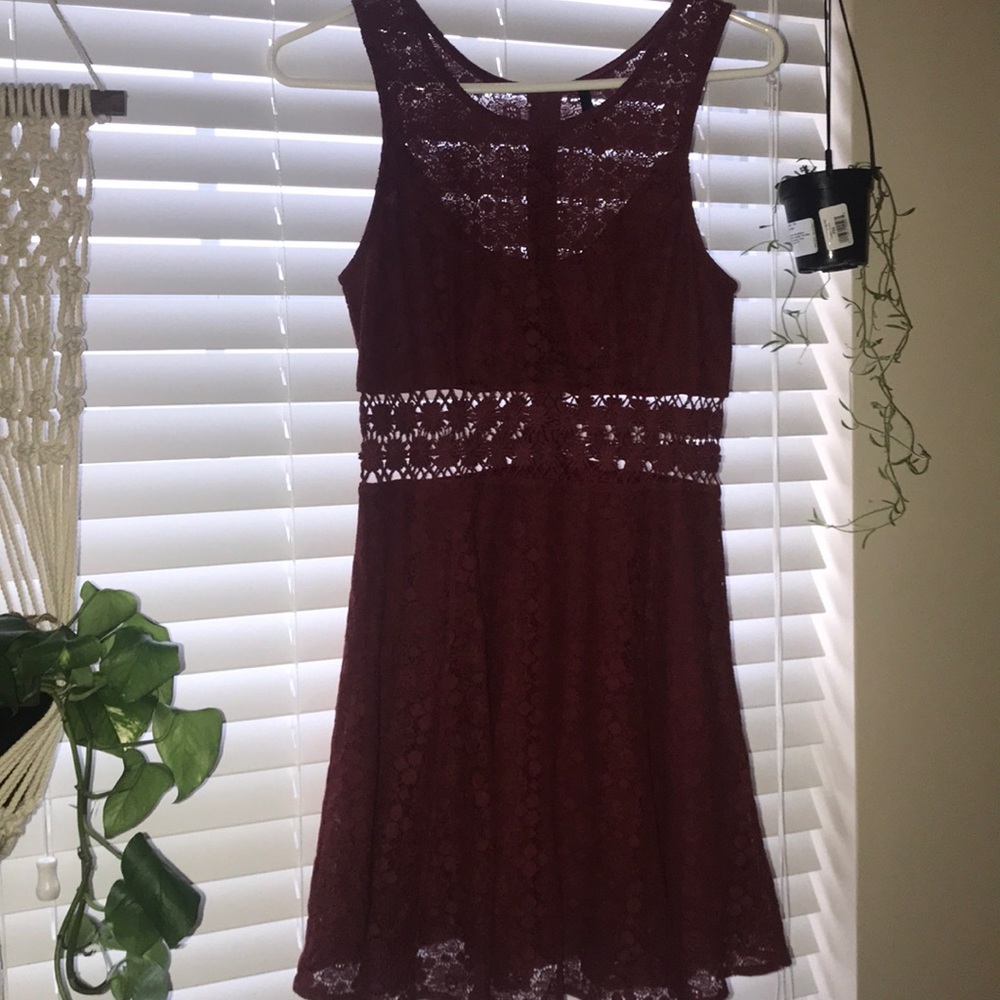 Lulus maroon dress